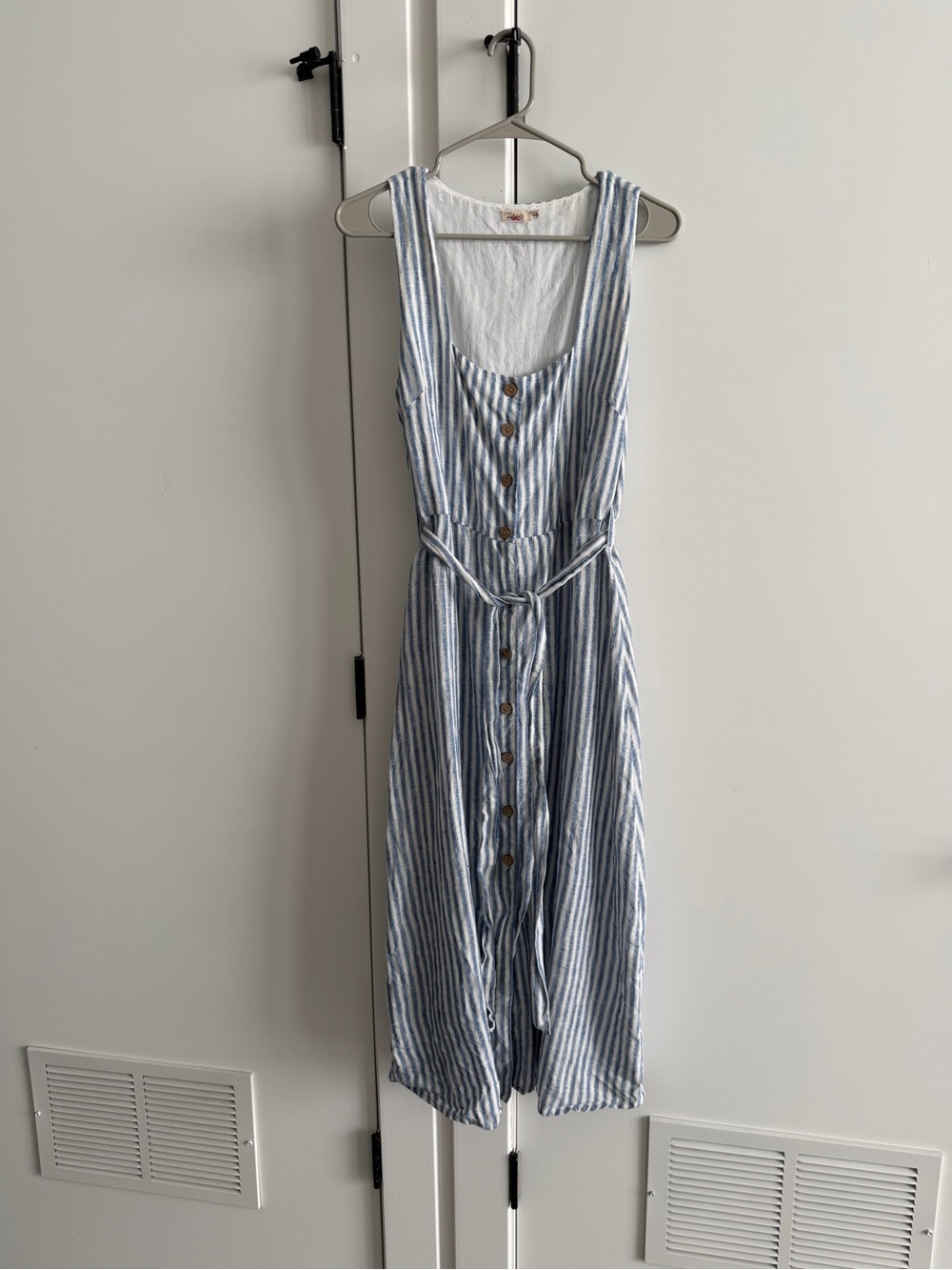 Faherty Seaside Linen Dress in Blue Stripe size Medium (M) - Picture 2 of 6